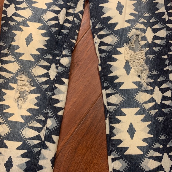 Fire Los Angeles printed denim - Picture 2 of 5